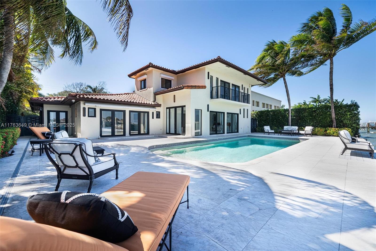1651  Cleveland Rd  For Sale A11763649, FL