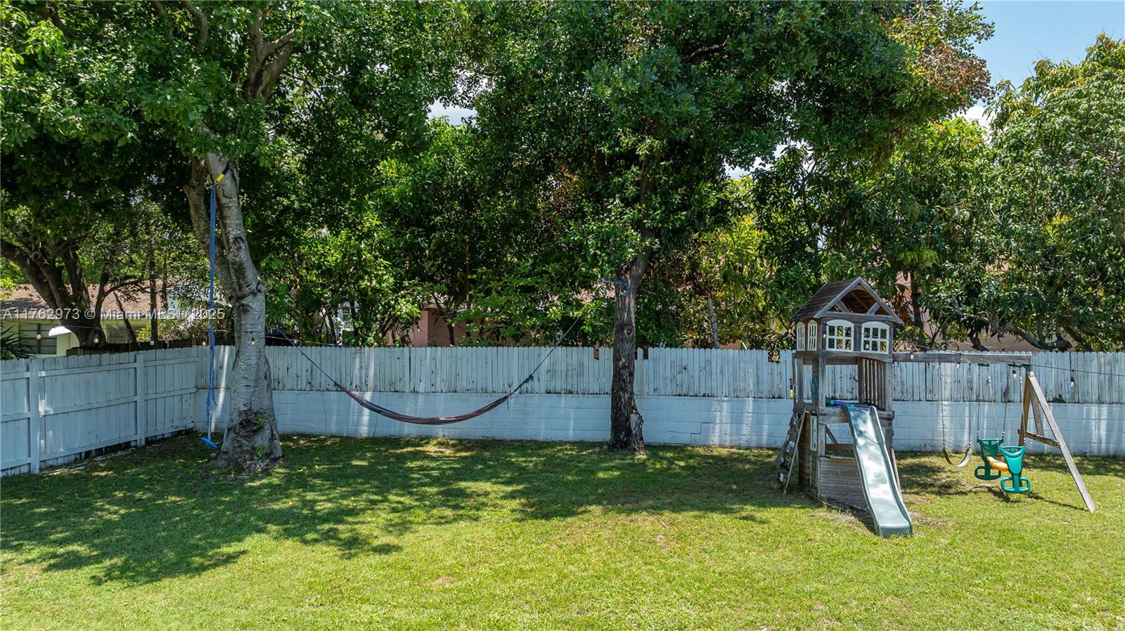 Listing Photo 14