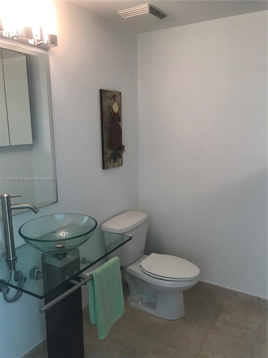 350 S Miami Ave #2404, Miami FL 33130