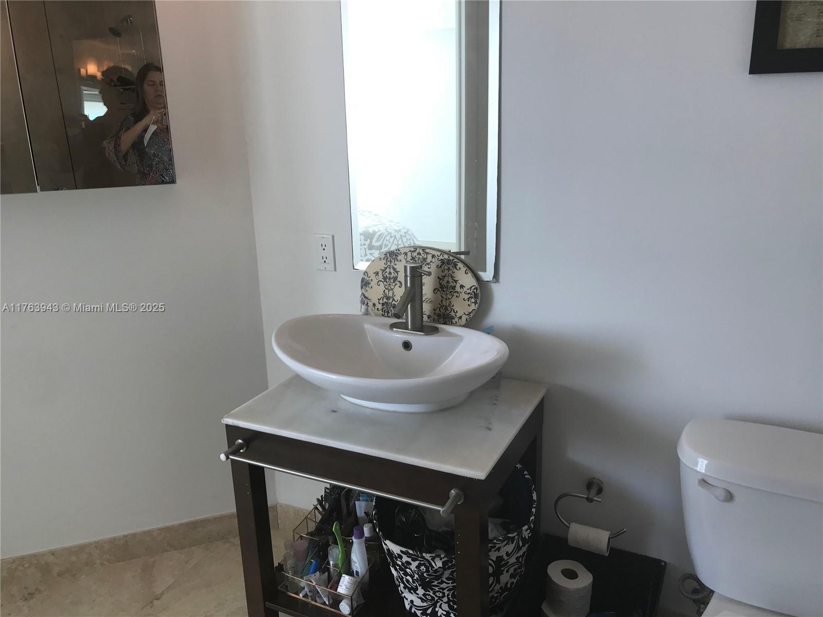 350 S Miami Ave #2404, Miami FL 33130