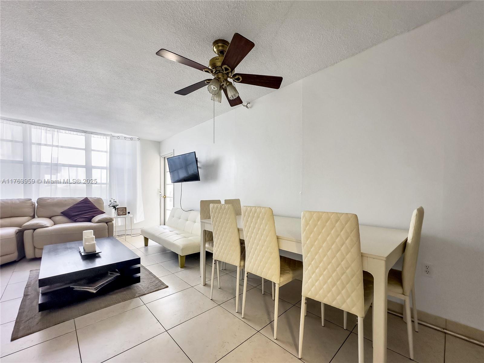 2750 NE 183rd St #407, Aventura, Florida image 3