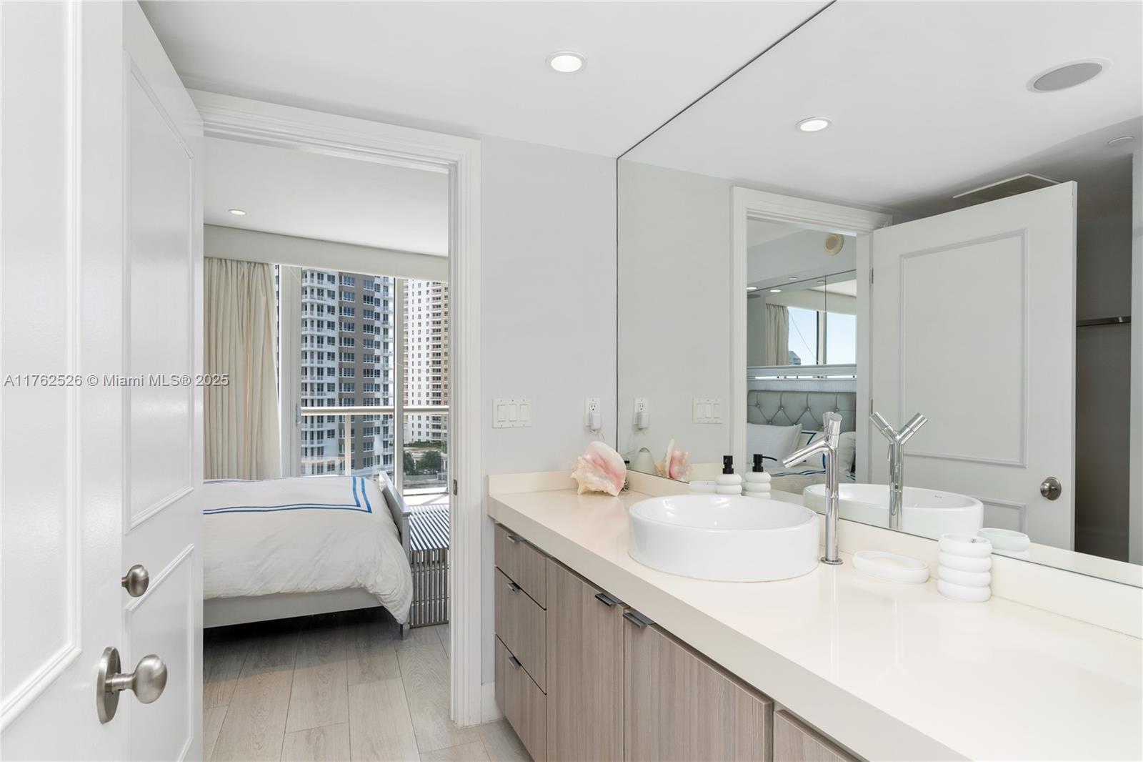 495 Brickell Ave #BY1006, Miami FL 33131