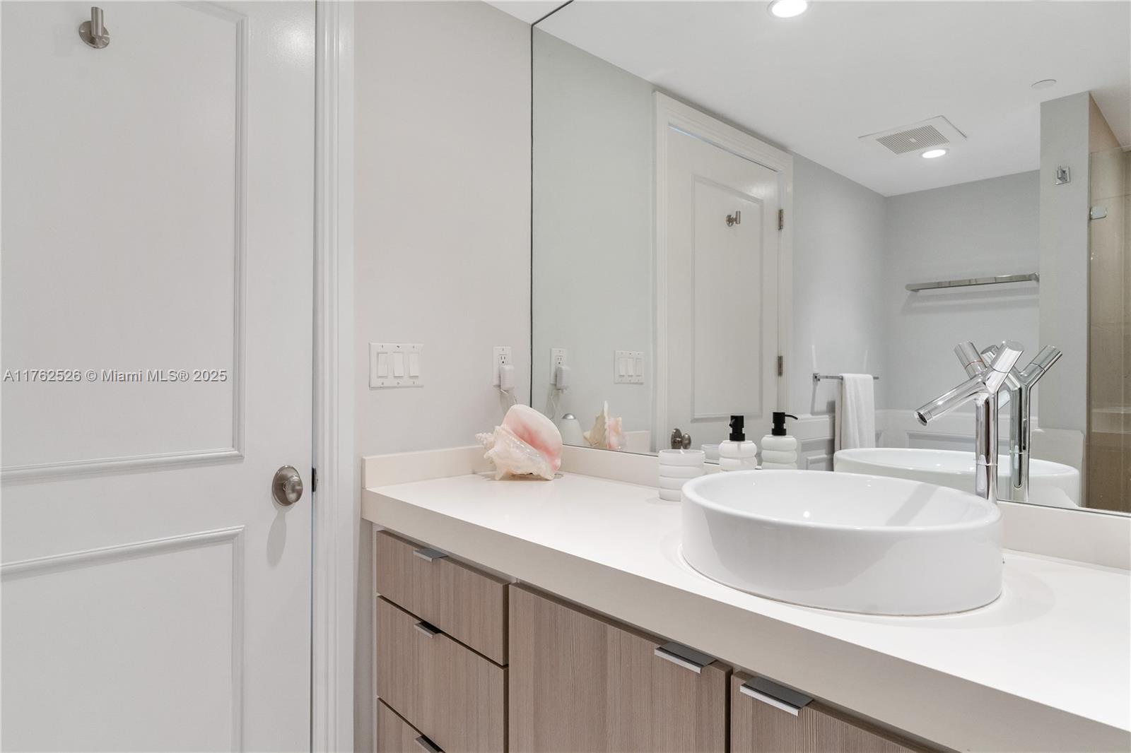 495 Brickell Ave #BY1006, Miami FL 33131