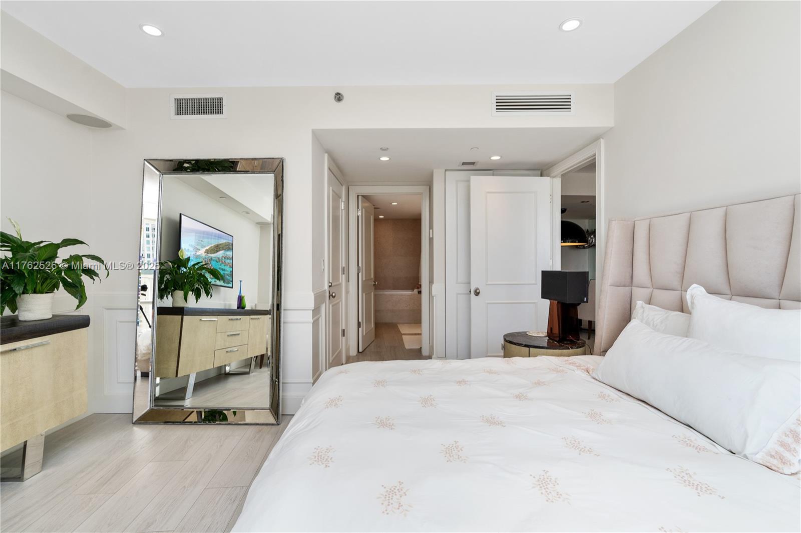 495 Brickell Ave #BY1006, Miami FL 33131