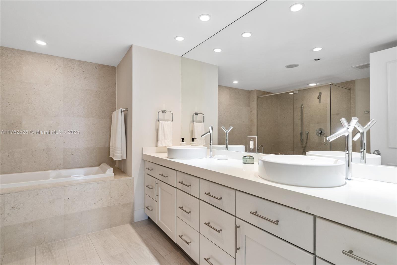 495 Brickell Ave #BY1006, Miami FL 33131