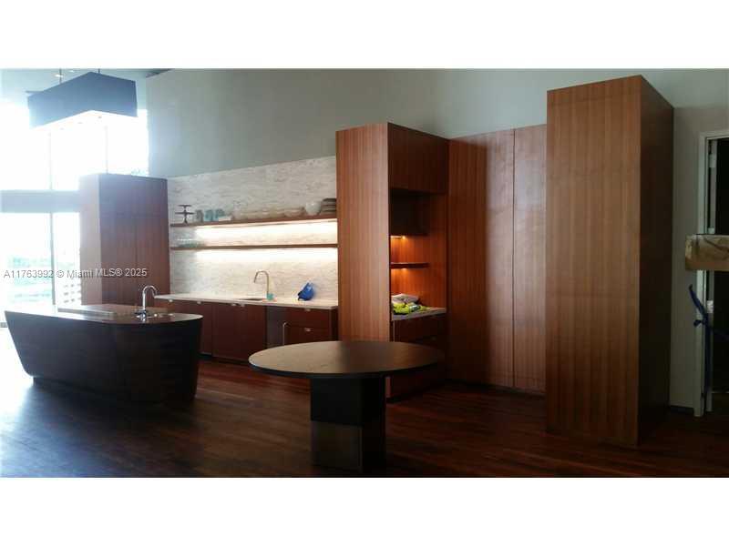 1300 Brickell Bay Dr #2603, Miami FL 33131