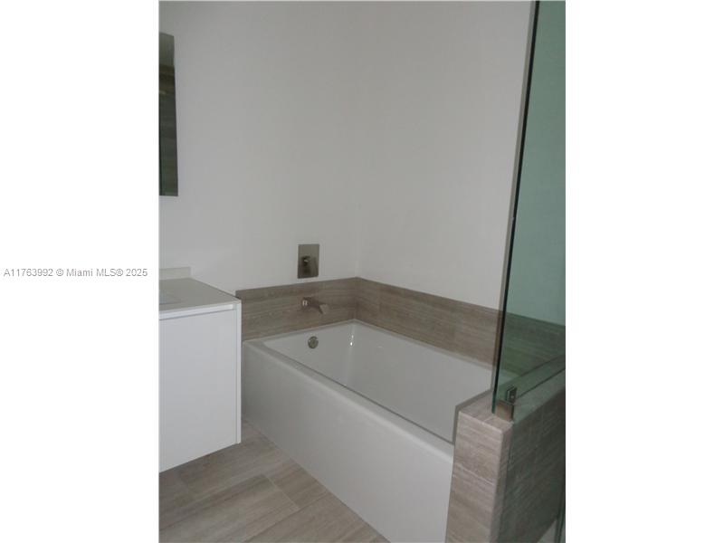 1300 Brickell Bay Dr #2603, Miami FL 33131