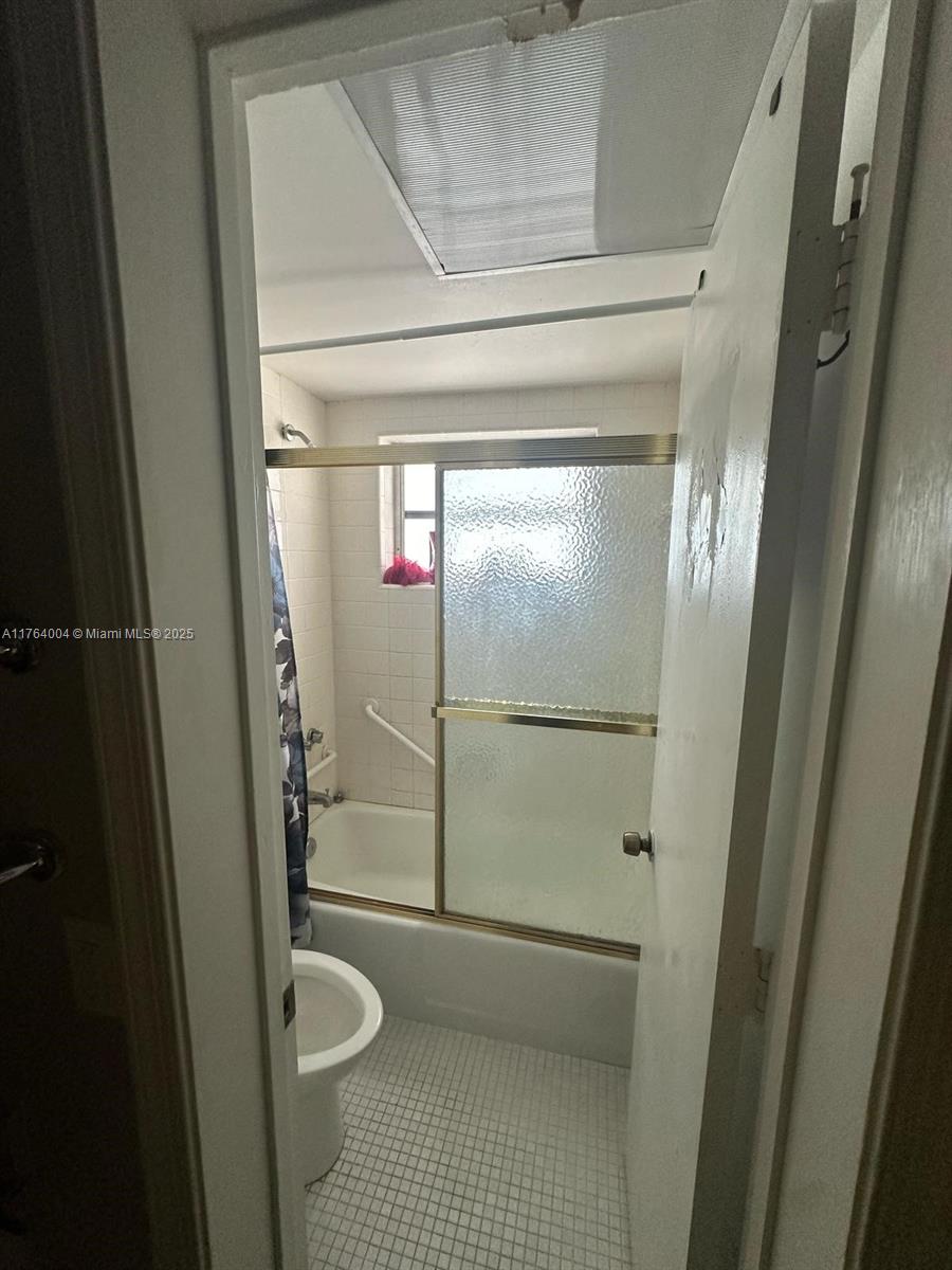 2101 NE 68th St #204, Fort Lauderdale, Florida image 18