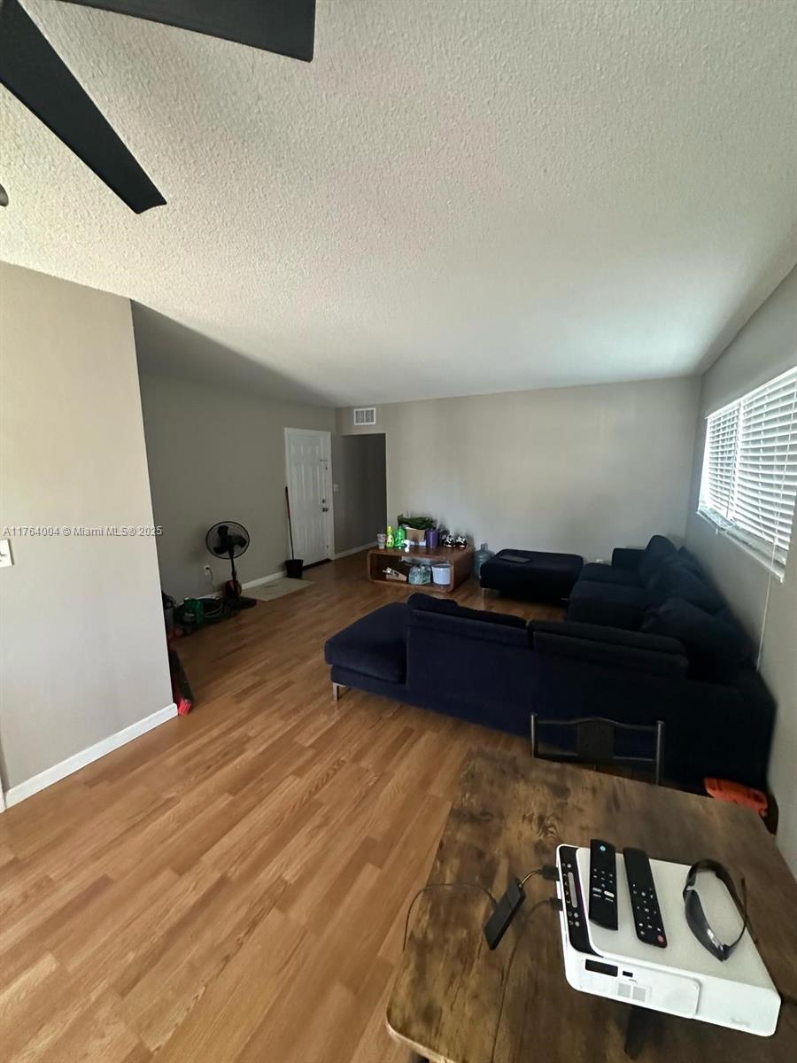 2101 NE 68th St #204, Fort Lauderdale, Florida image 9