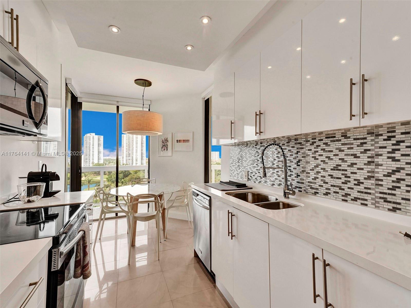 20185 Country Club Dr #909, Aventura, Florida image 10