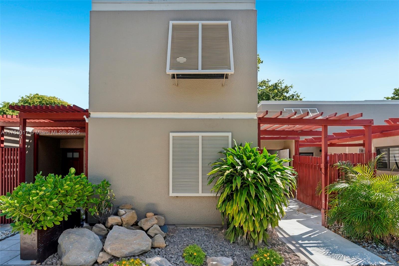 1041 N Hiatus Road, Pembroke Pines, Florida image 1
