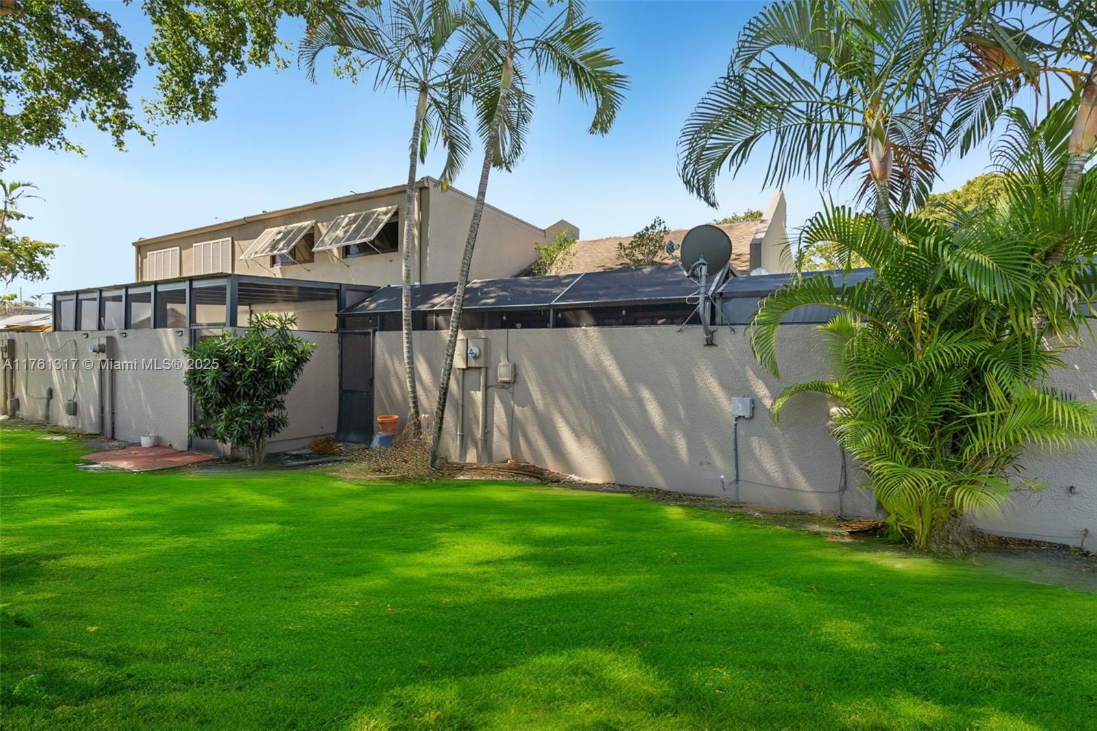 1041 N Hiatus Road, Pembroke Pines, Florida image 13