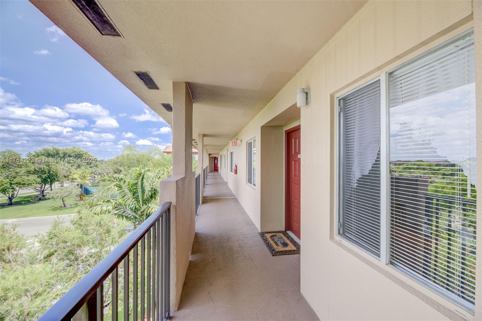 13700 SW 11th St #404A, Pembroke Pines, Florida image 4