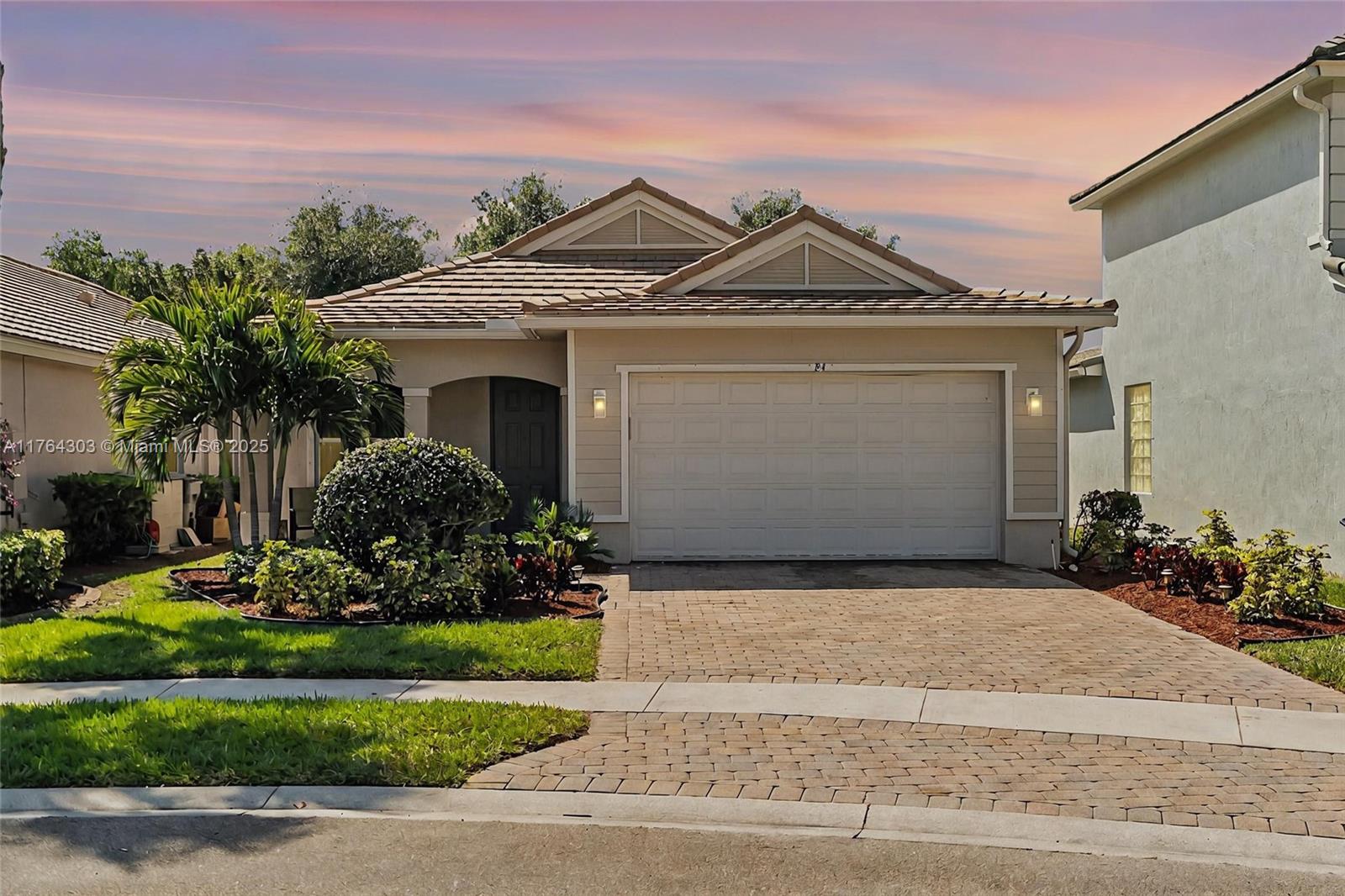 84 Belle Grove Ln, Royal Palm Beach, Florida 33411