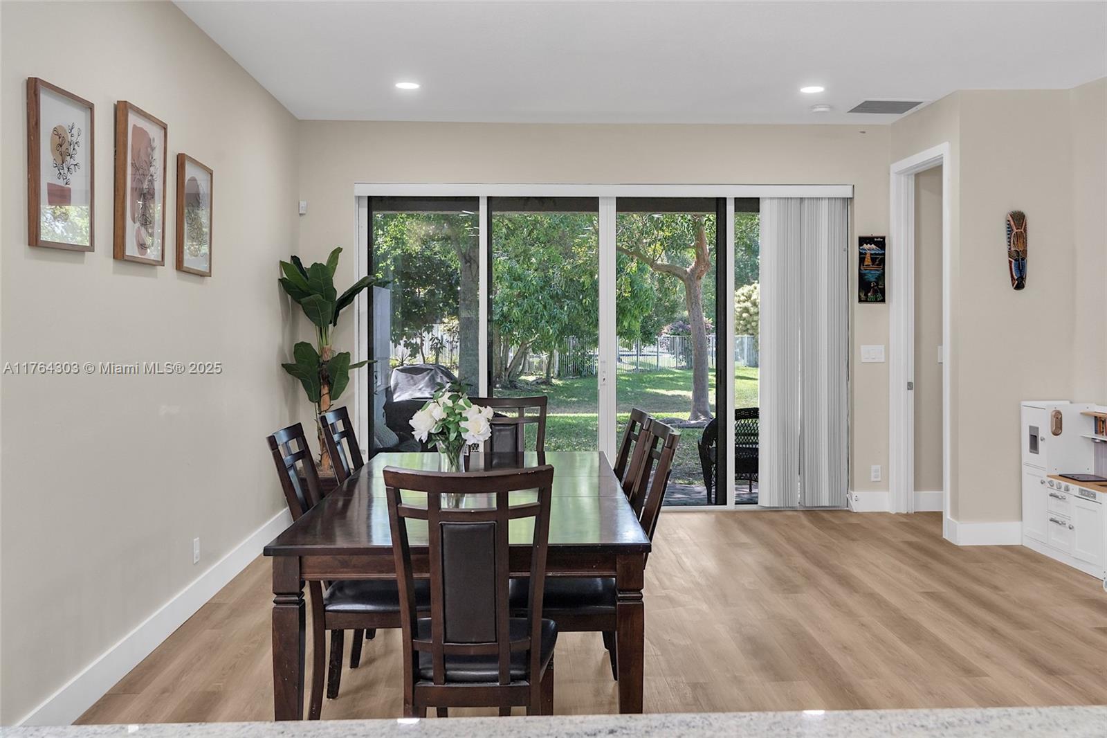 84 Belle Grove Ln, Royal Palm Beach, Florida image 19