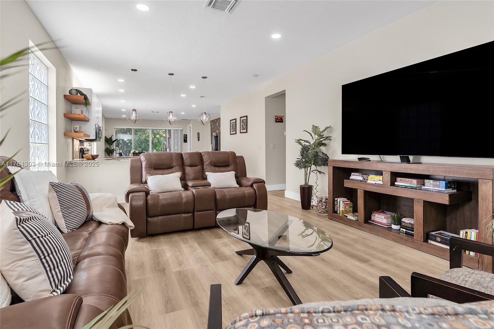 84 Belle Grove Ln, Royal Palm Beach, Florida image 7