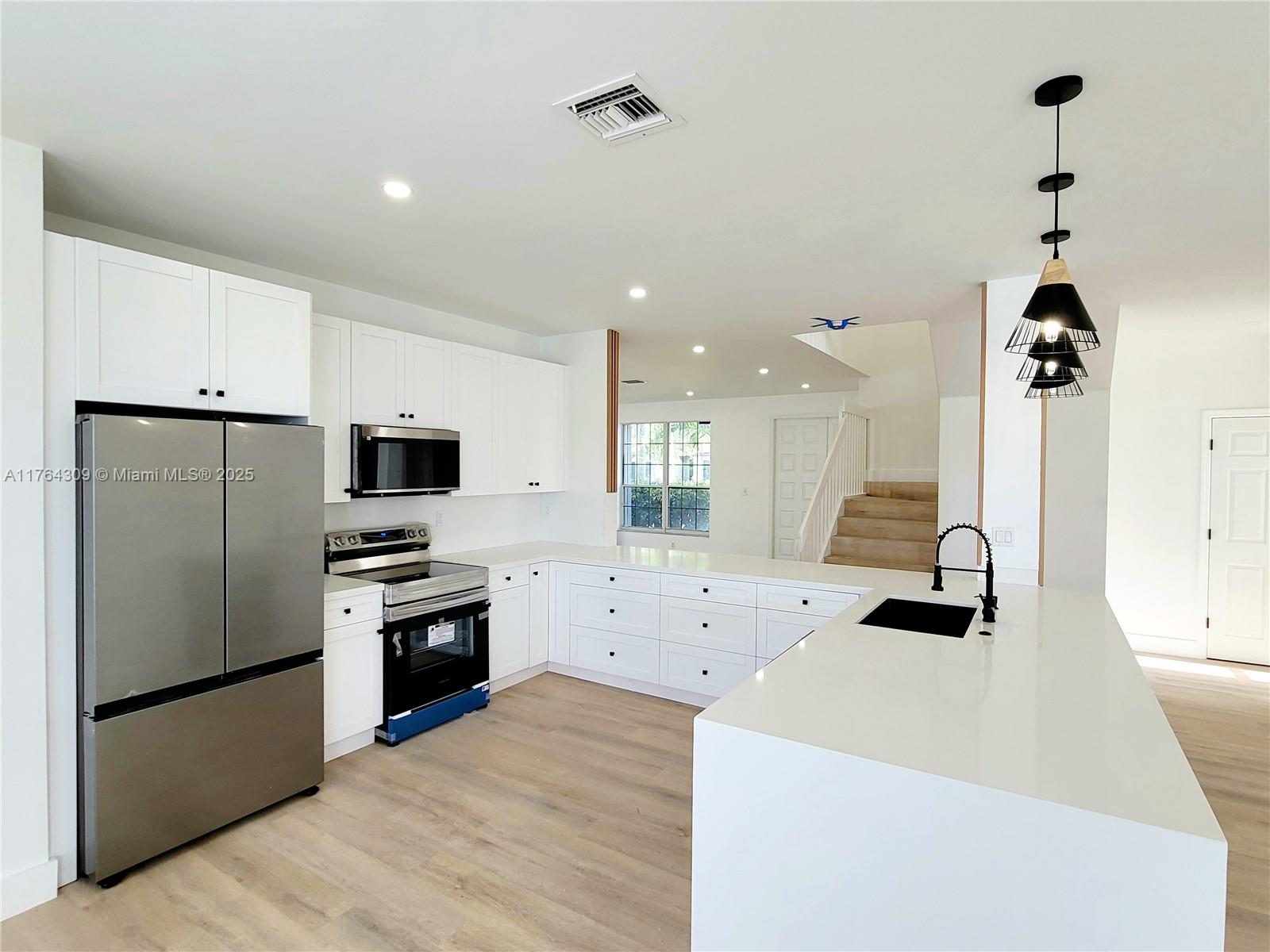 Listing Photo 7