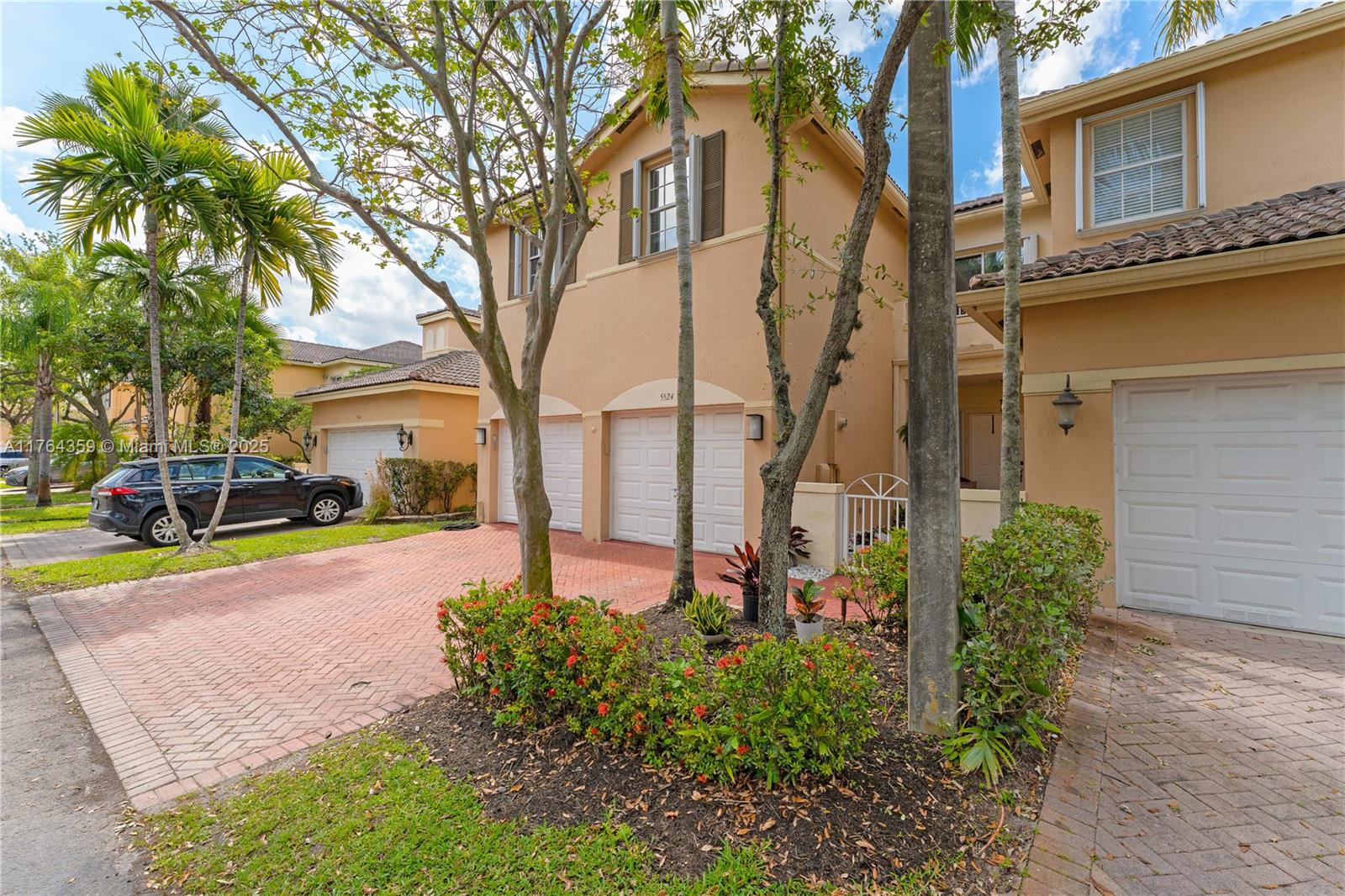 5524 NW 112th Pl, Doral, Florida image 2