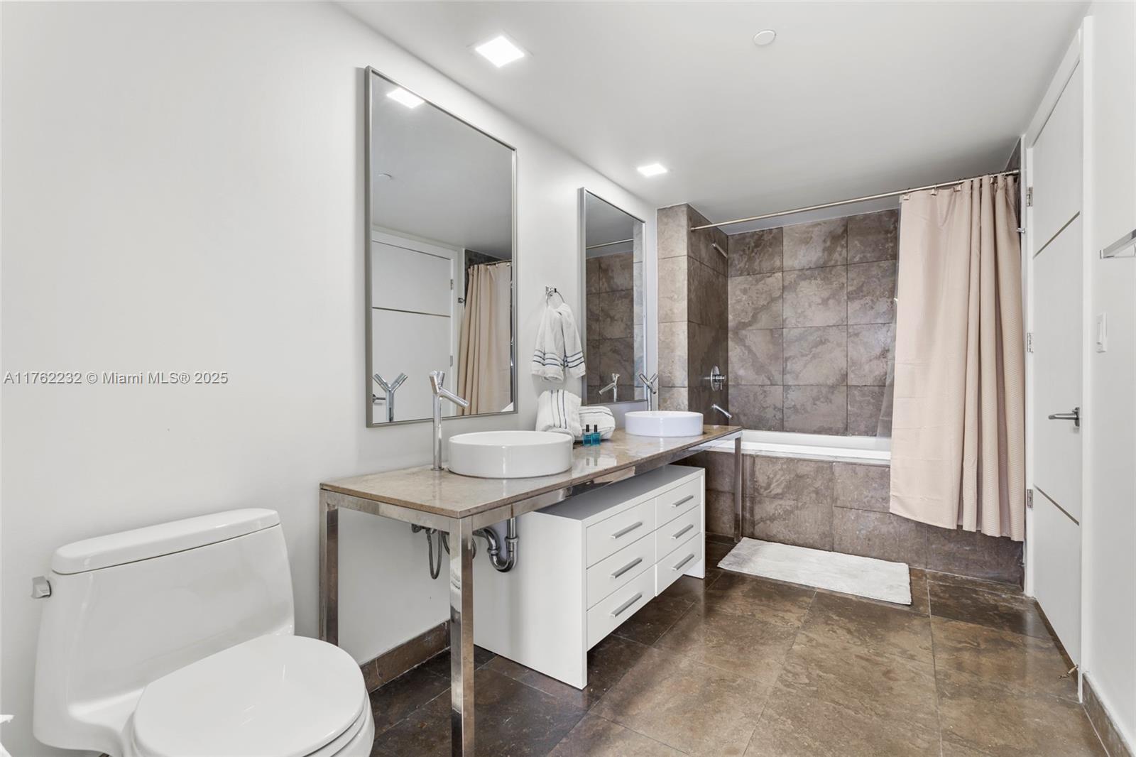 495 Brickell Ave #4907, Miami FL 33131