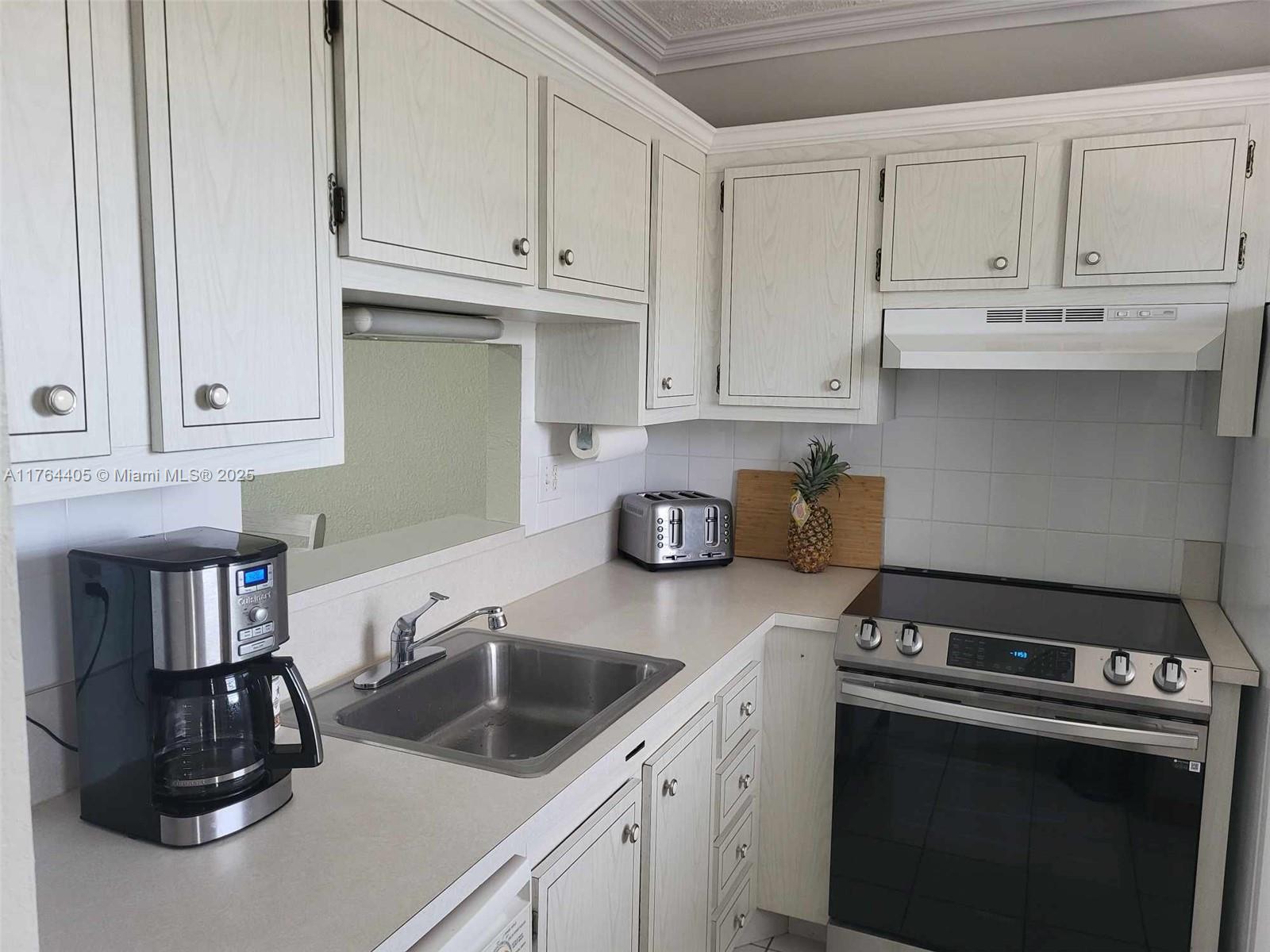 4701 NW 34th St #611, Lauderdale Lakes, Florida image 9
