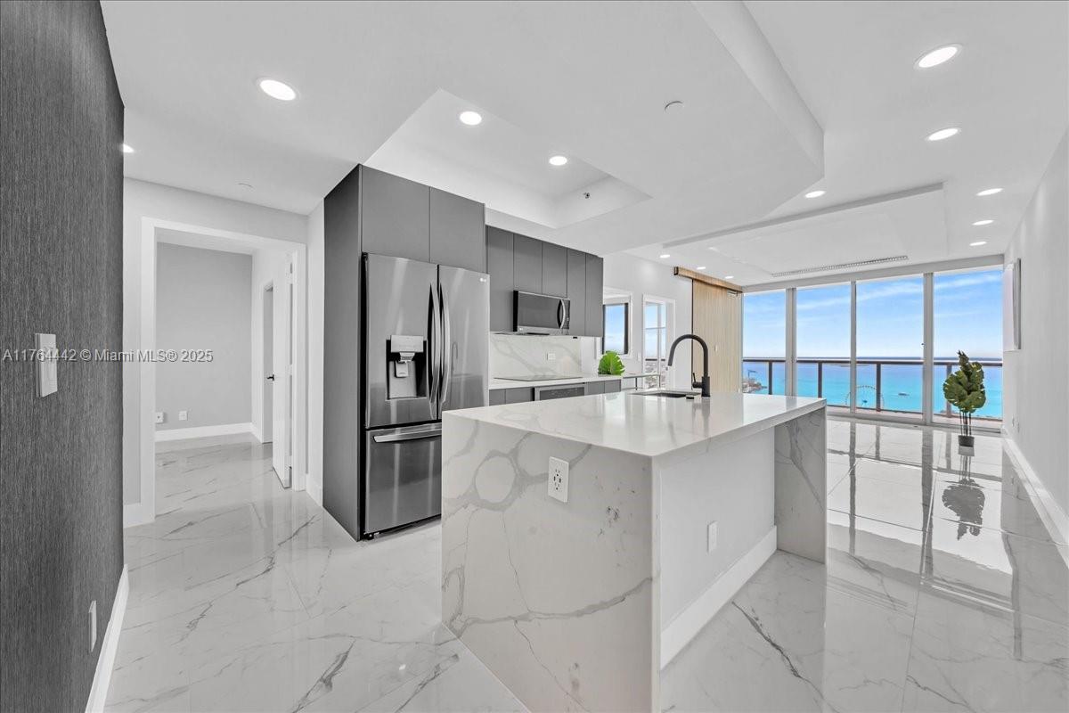 888 Biscayne Blvd #3504, Miami FL 33132