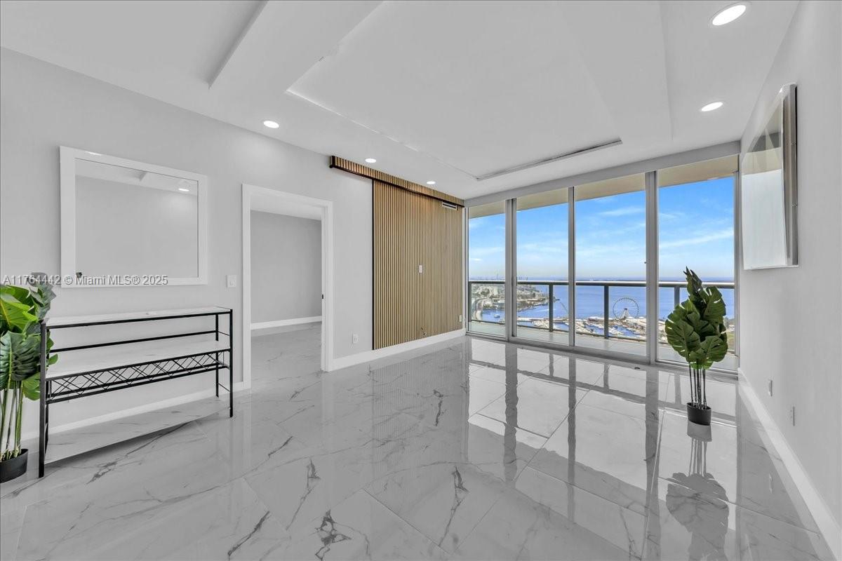 888 Biscayne Blvd #3504, Miami FL 33132
