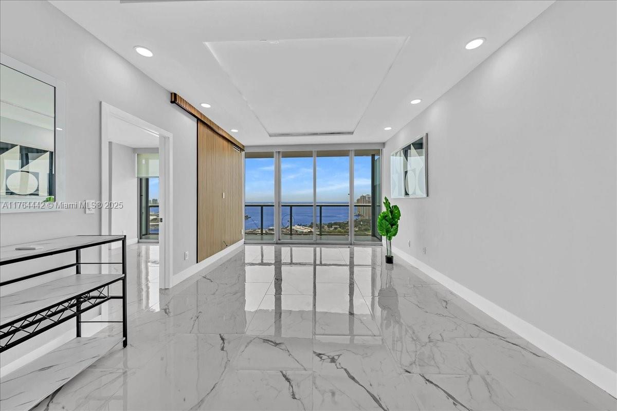 888 Biscayne Blvd #3504, Miami FL 33132