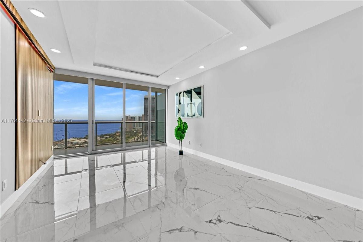 888 Biscayne Blvd #3504, Miami FL 33132