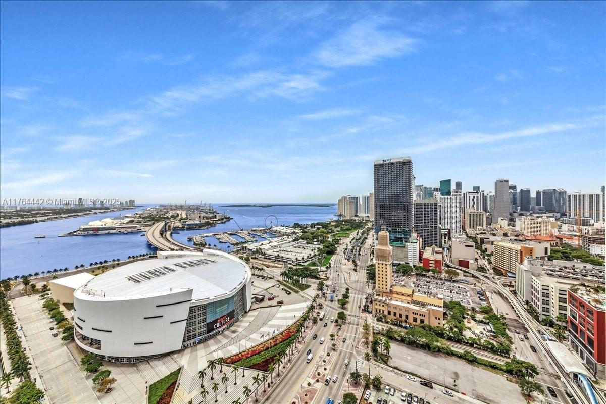 888 Biscayne Blvd #3504, Miami FL 33132