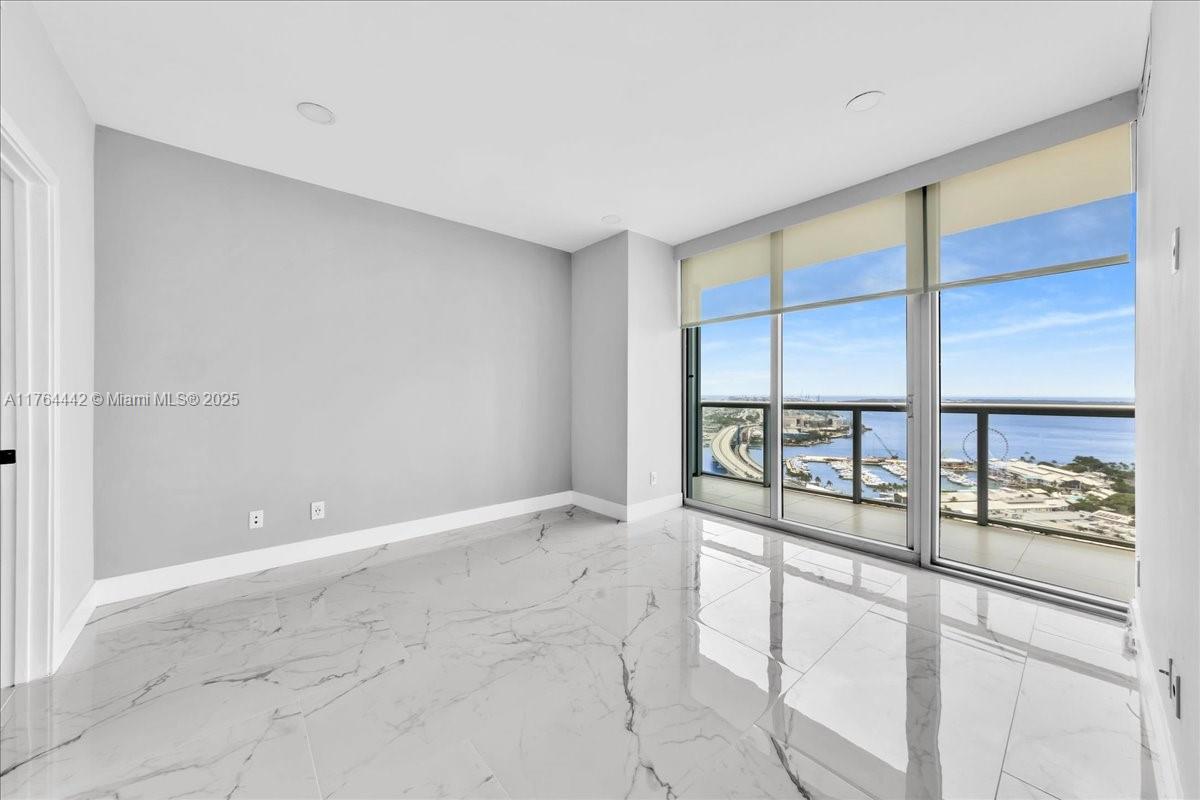 888 Biscayne Blvd #3504, Miami FL 33132