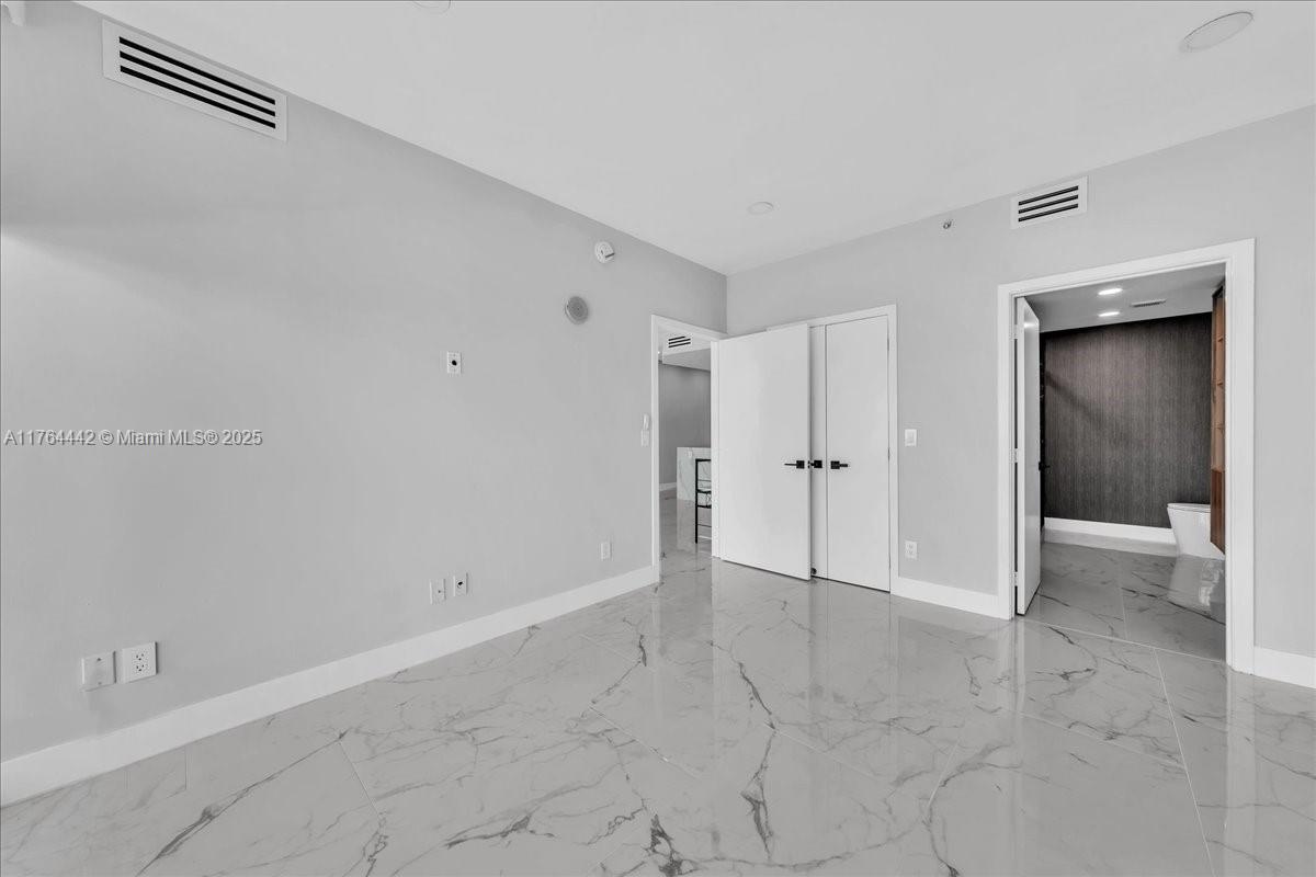 888 Biscayne Blvd #3504, Miami FL 33132