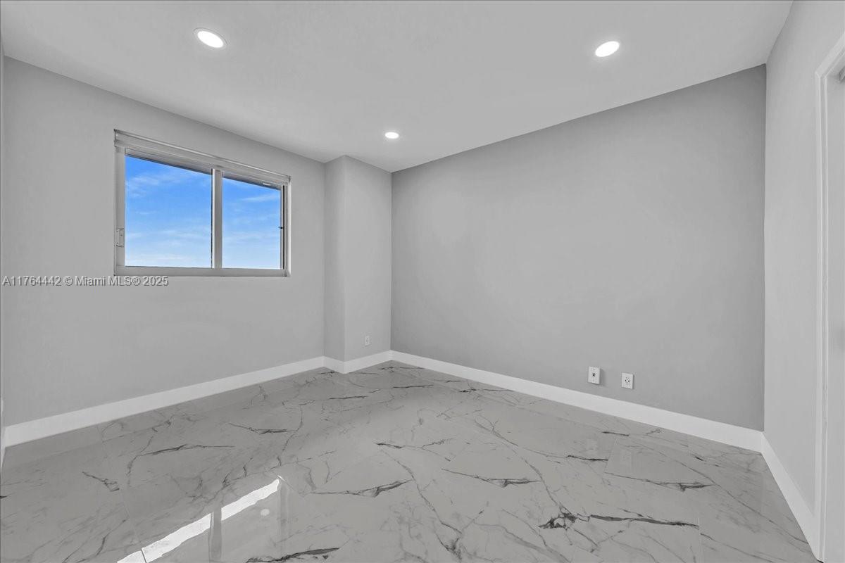 888 Biscayne Blvd #3504, Miami FL 33132