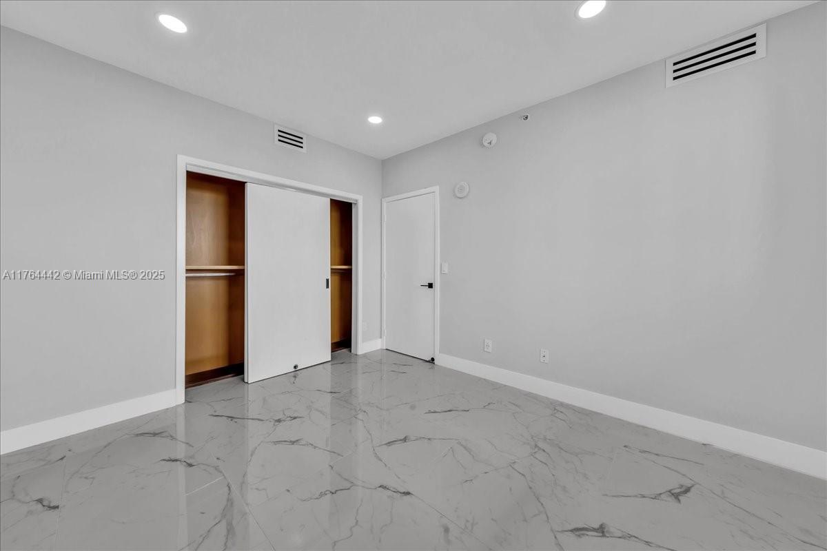 888 Biscayne Blvd #3504, Miami FL 33132