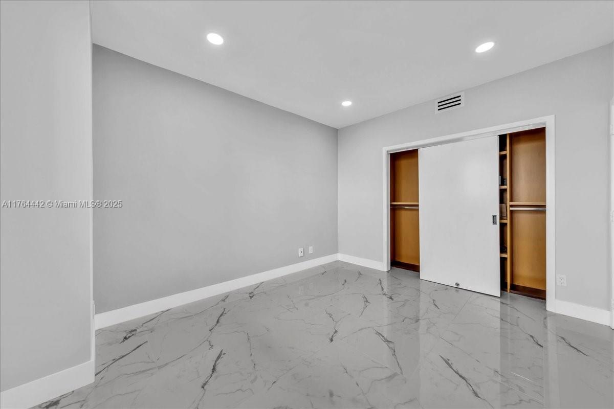 888 Biscayne Blvd #3504, Miami FL 33132