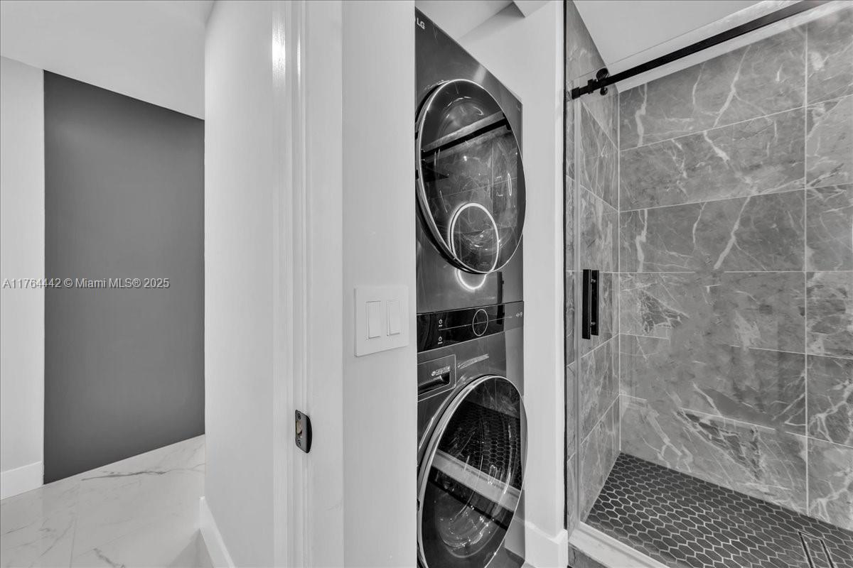888 Biscayne Blvd #3504, Miami FL 33132