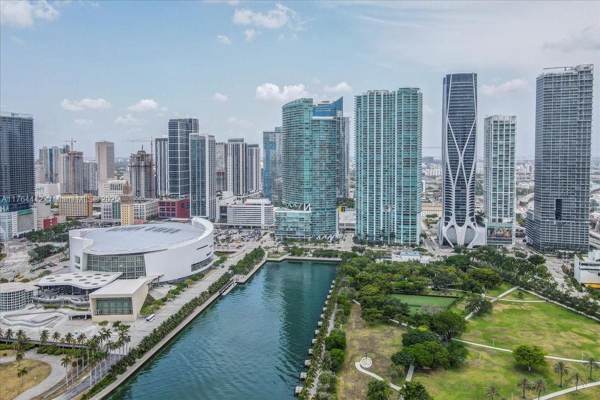 888 Biscayne Blvd #3504, Miami FL 33132