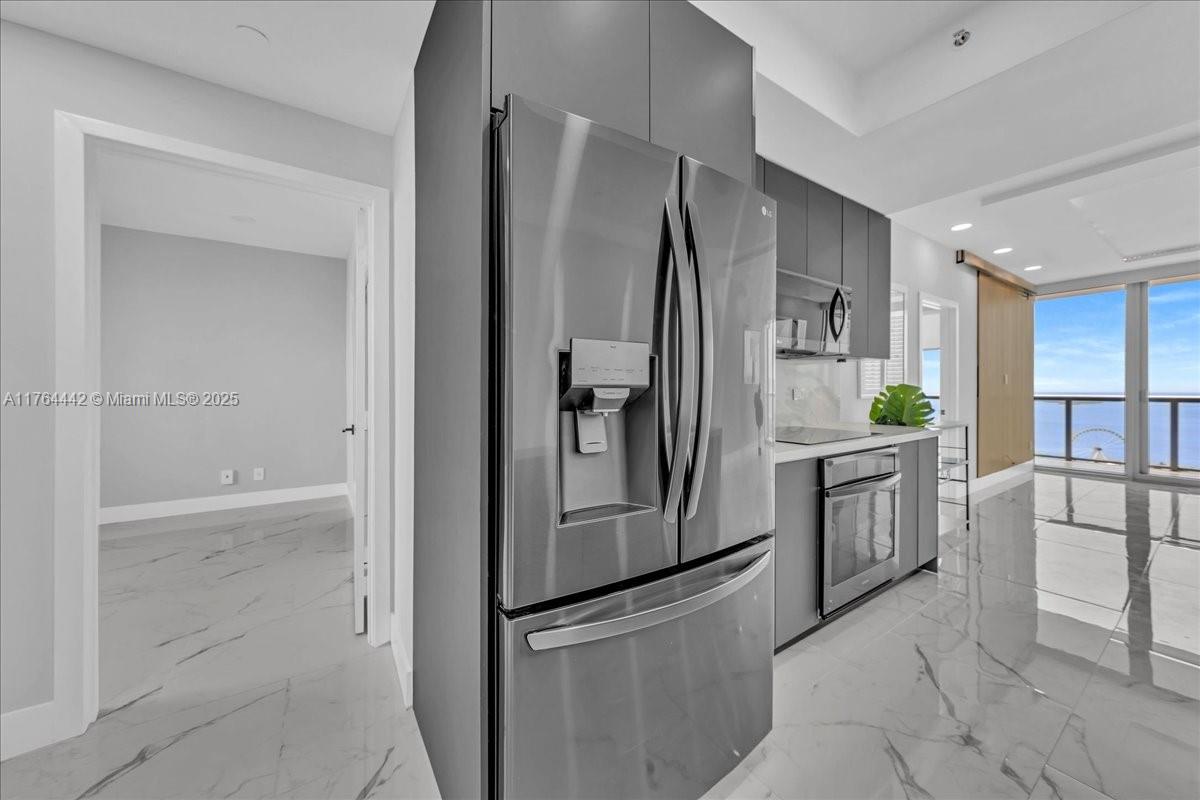 888 Biscayne Blvd #3504, Miami FL 33132