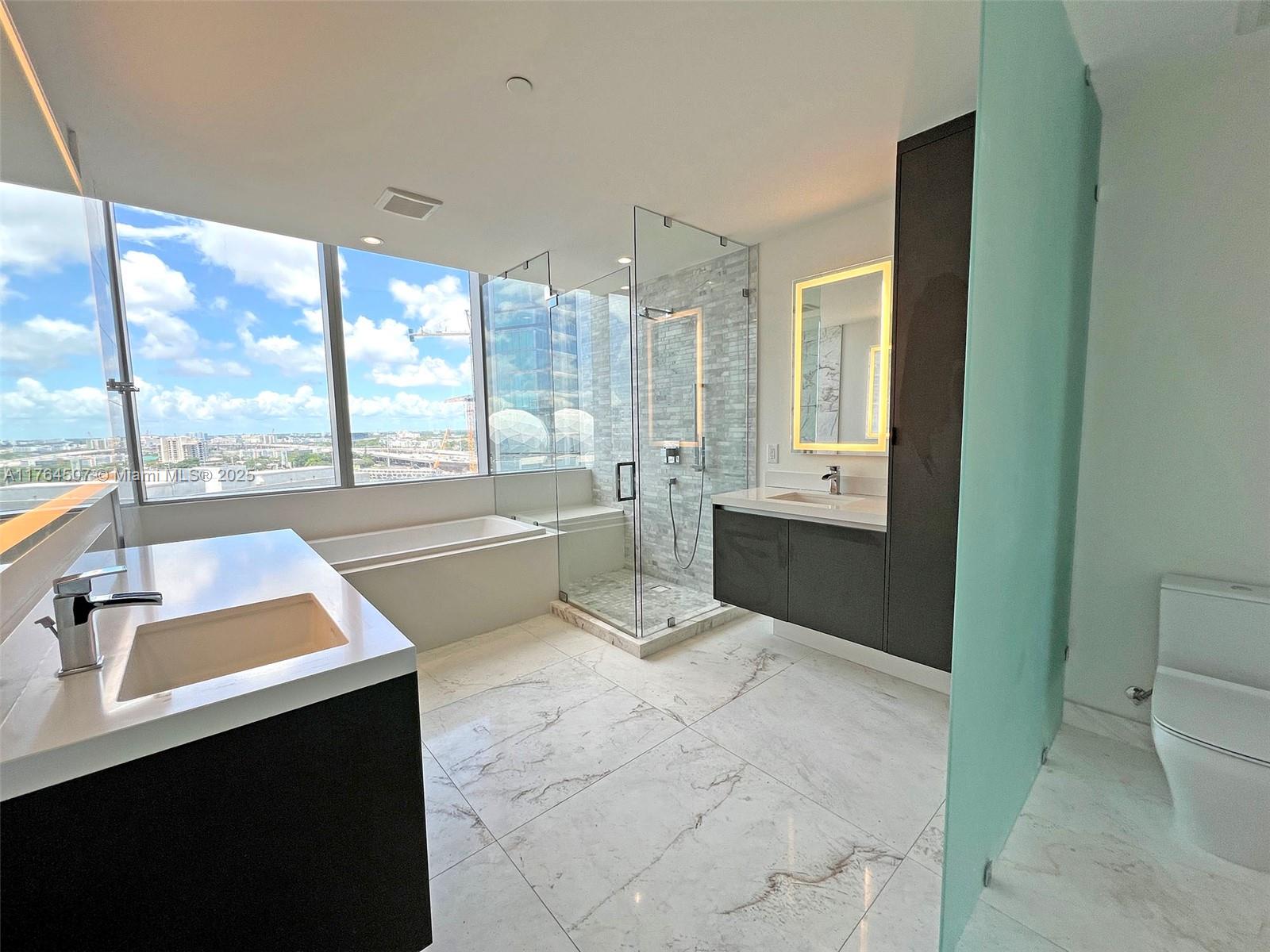 851 NE 1st Ave #1112, Miami FL 33132