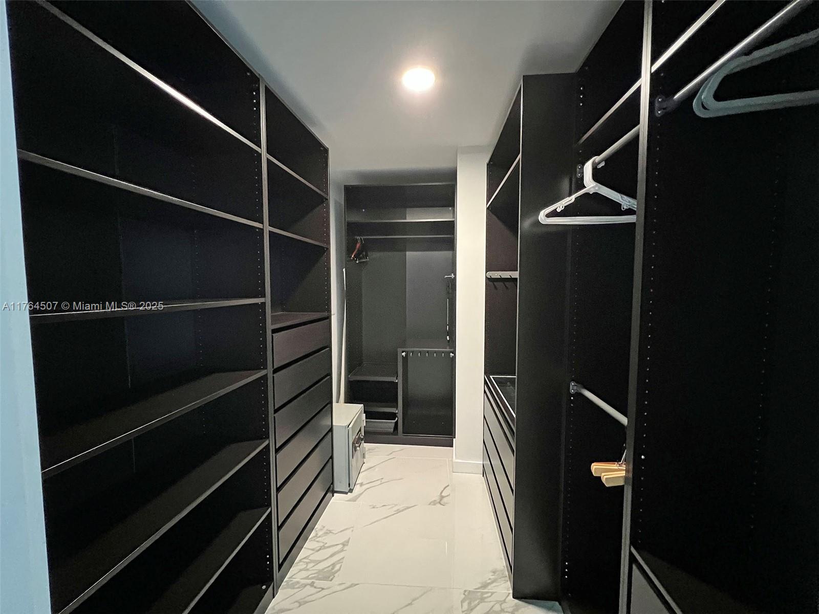 851 NE 1st Ave #1112, Miami FL 33132