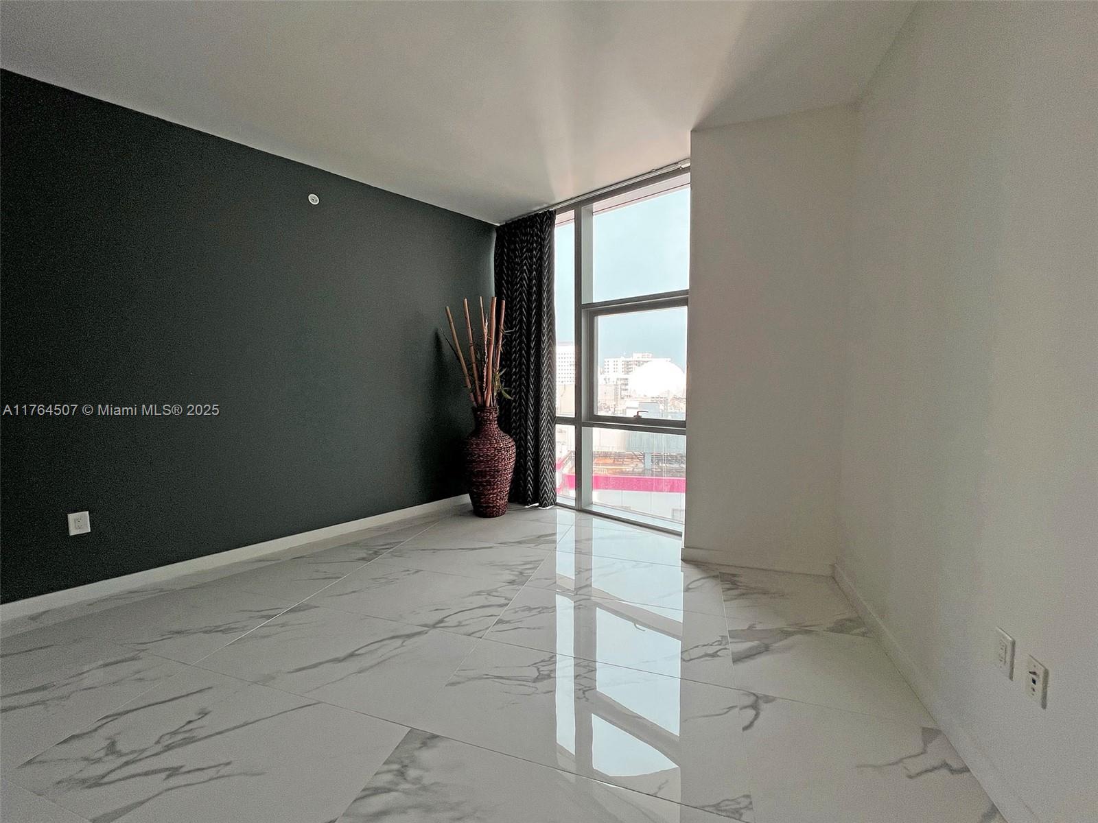 851 NE 1st Ave #1112, Miami FL 33132