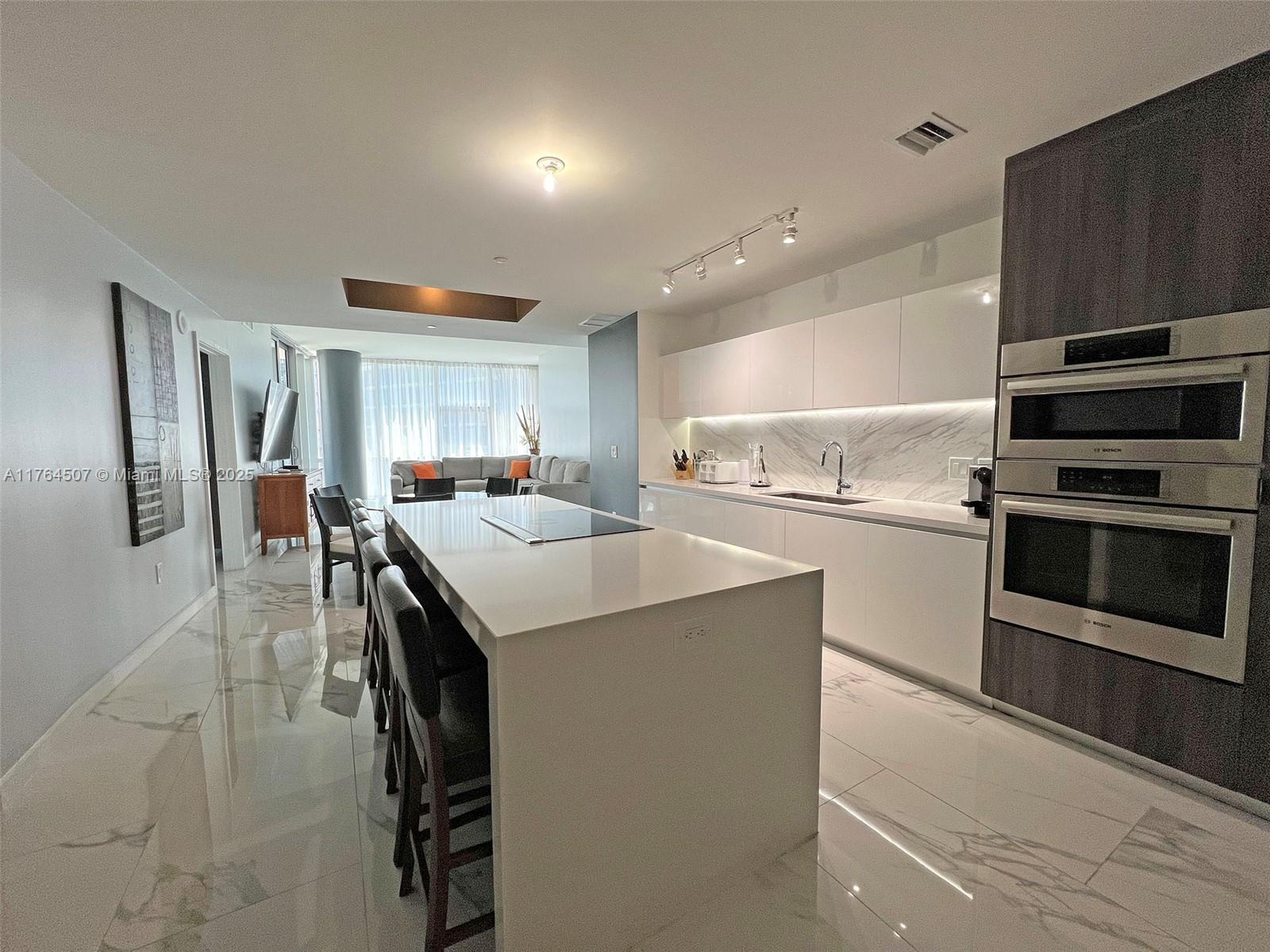 851 NE 1st Ave #1112, Miami FL 33132