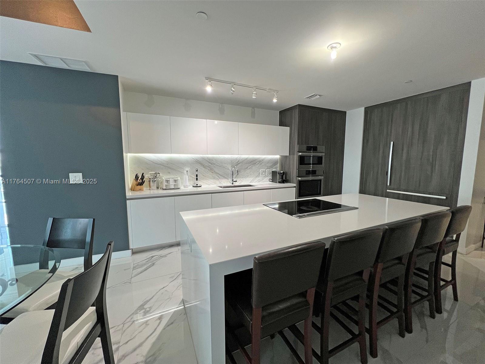 851 NE 1st Ave #1112, Miami FL 33132