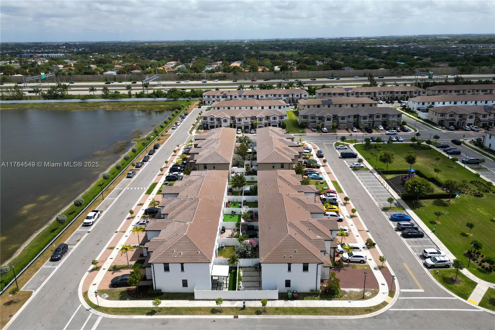 Residential, Hialeah, Florida image 7