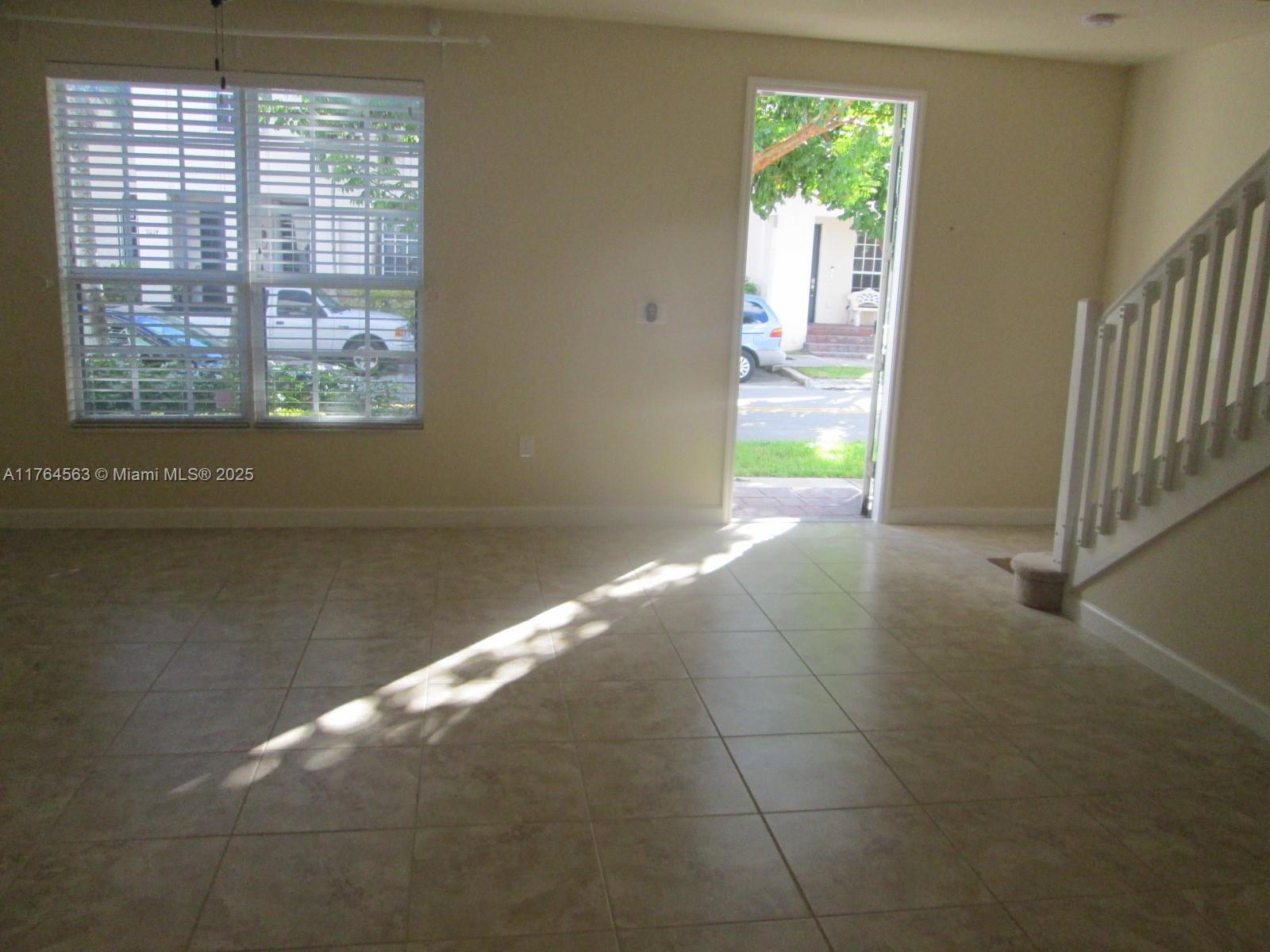 Listing Photo 11