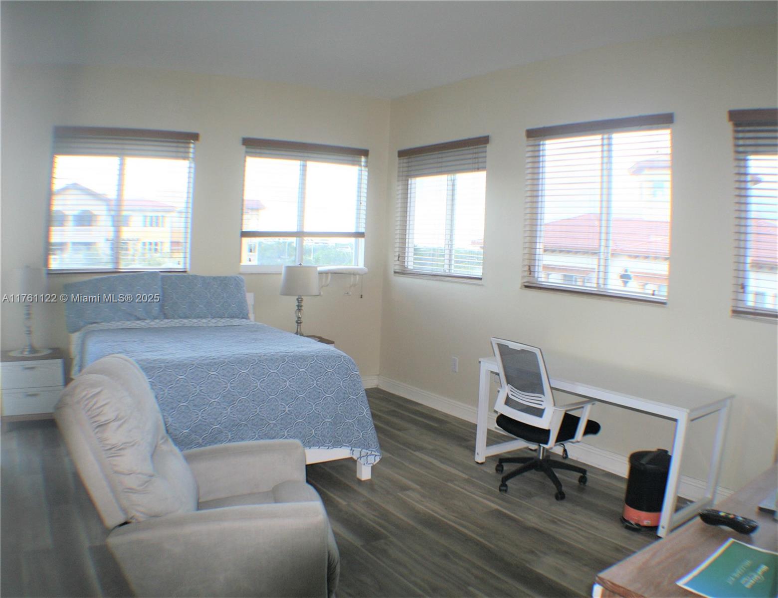 16102 Emerald Estates Dr #428, Weston, Florida image 8