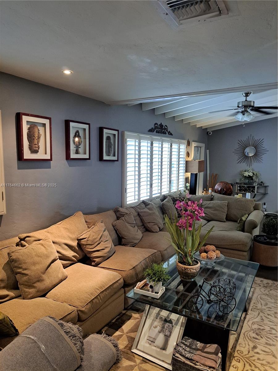 911 W Country Club Cir, Plantation, Florida image 2