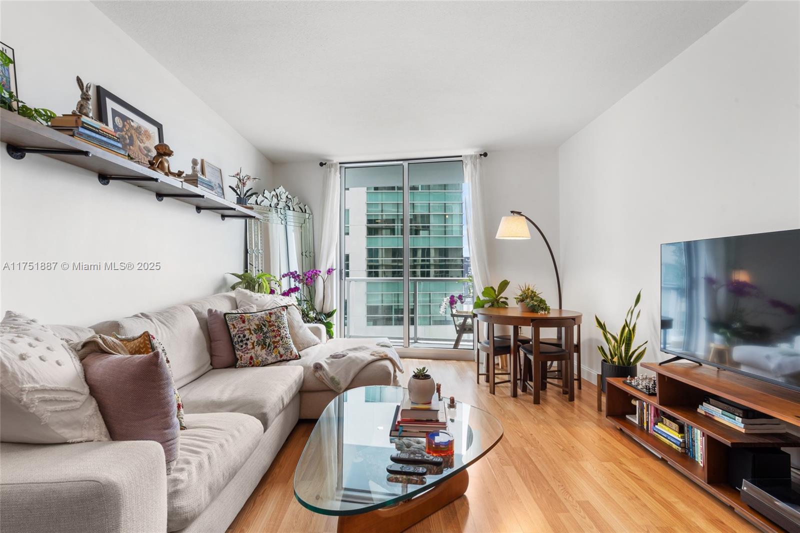 Listing Photo 11