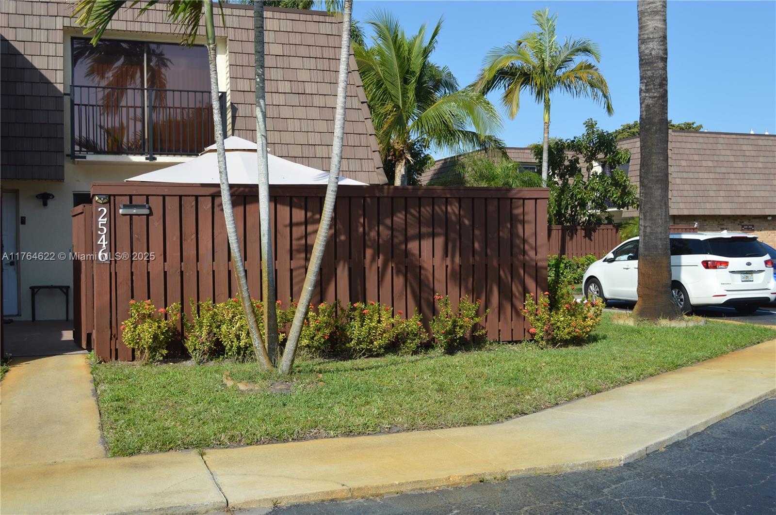 2546 SW 15th St #2546, Deerfield Beach, Florida image 2