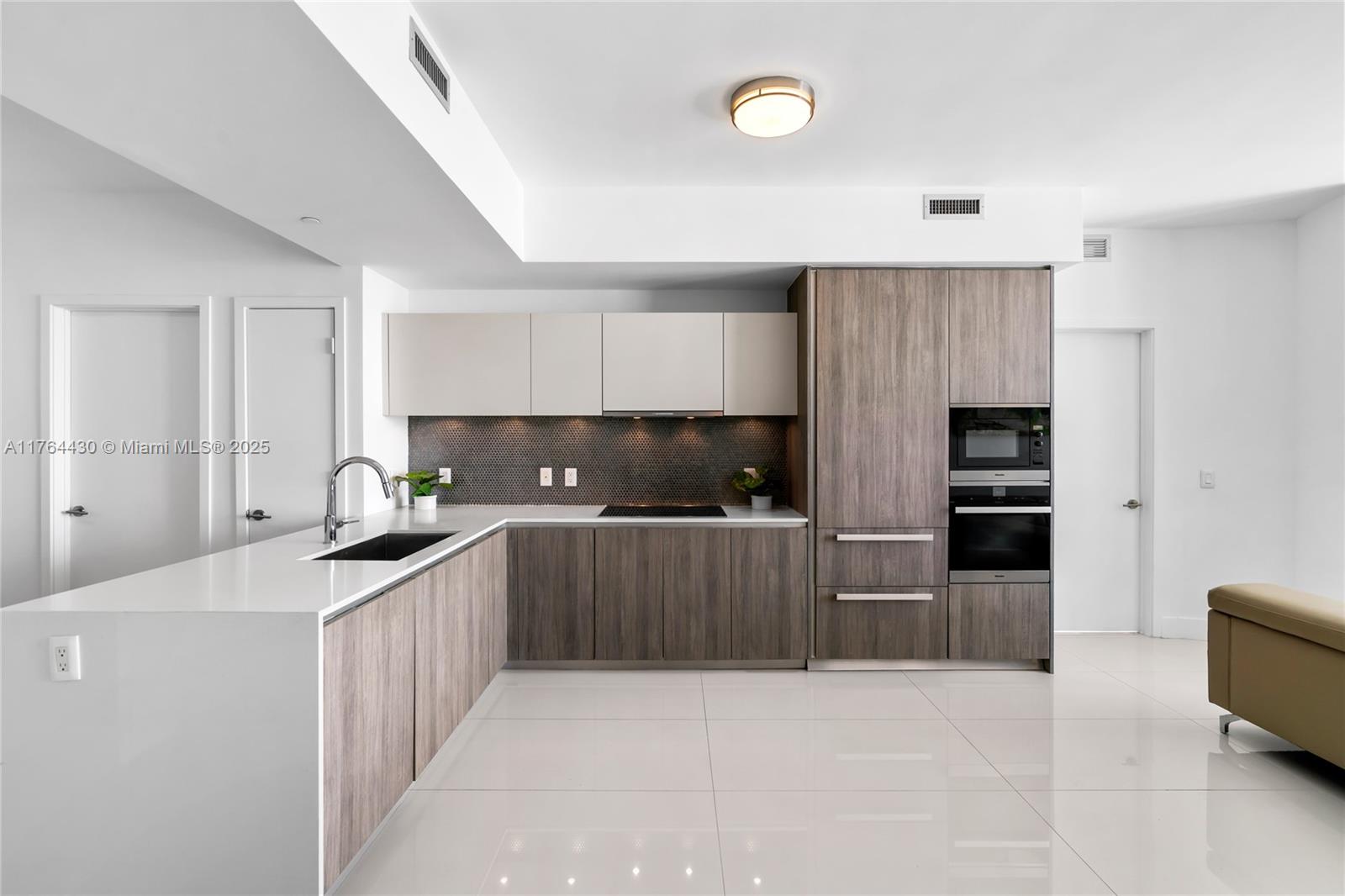 2900 NE 7th Ave #1003, Miami FL 33137