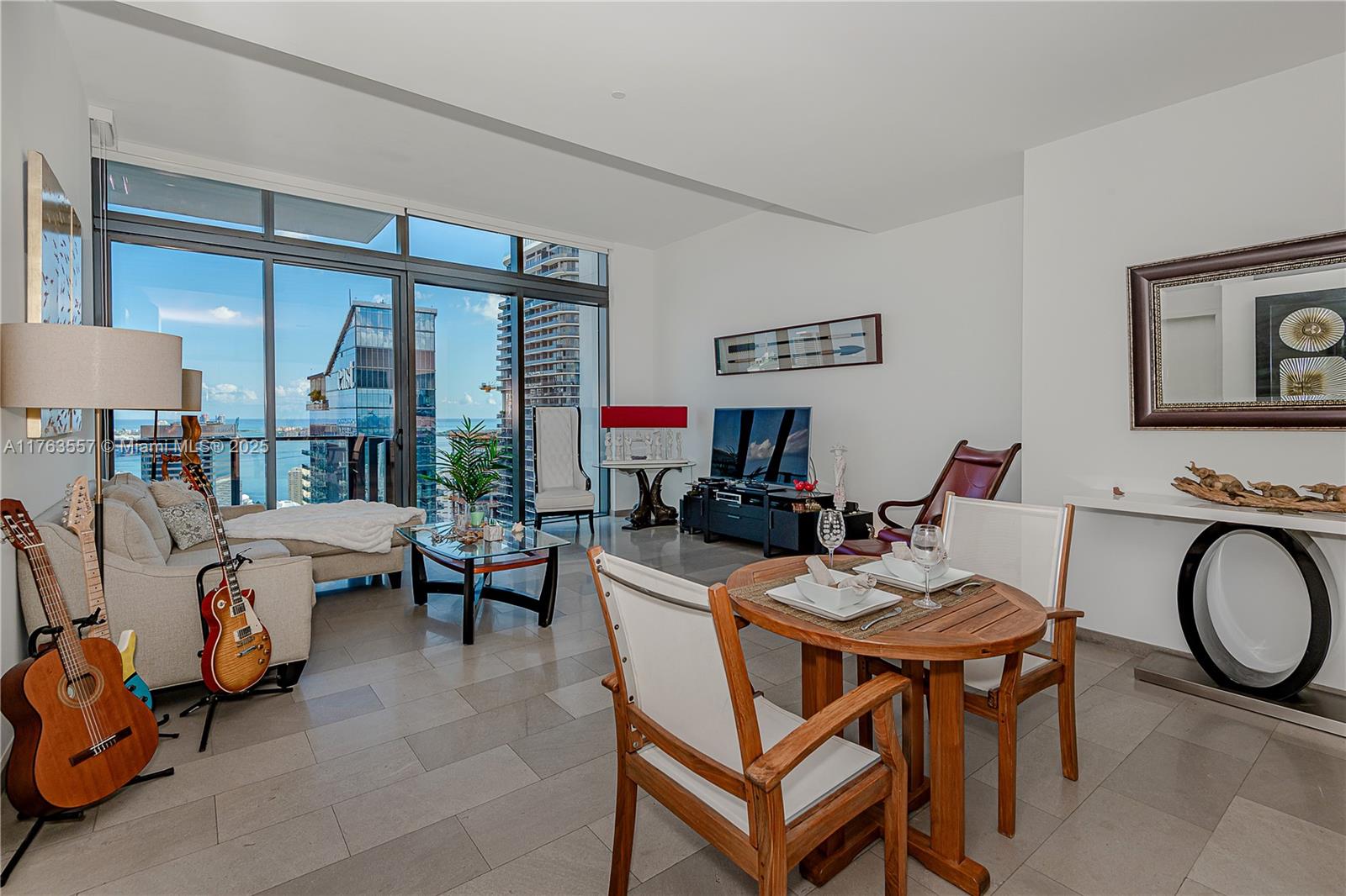 88 SW 7th St #4107, Miami FL 33130
